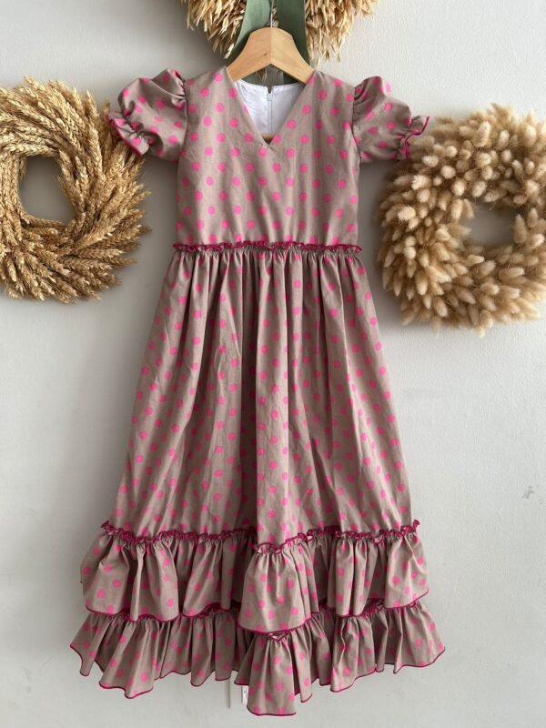 TRAJE DE FLAMENCA BEIGE LUNAR ROSA
