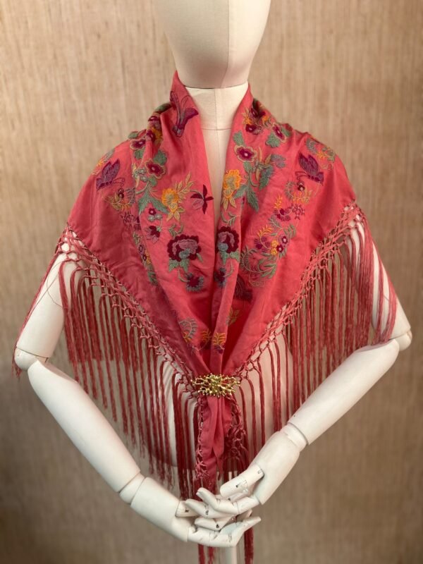 MANTON BORDADO ROSA
