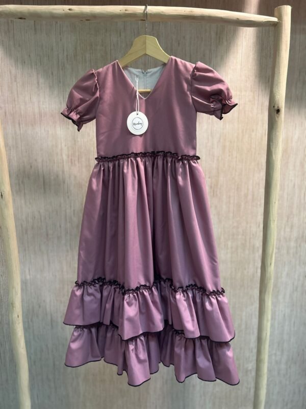 TRAJE  ROSA VIEJO REMALLADO NEGRO