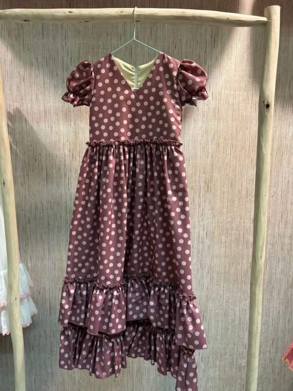 TRAJE ROSA VIEJO LUNAR MAQUILLAJE