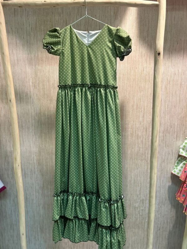 TRAJE VERDE REMALLADO NEGRO